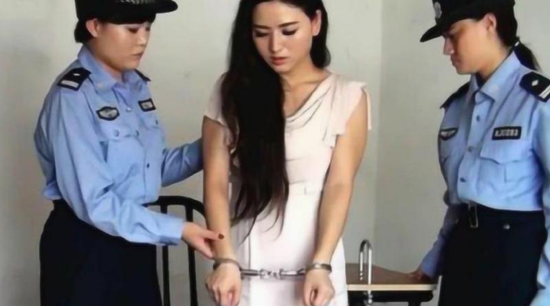 为什么执行死刑的犯人，要解开手铐脚铐换上麻绳？